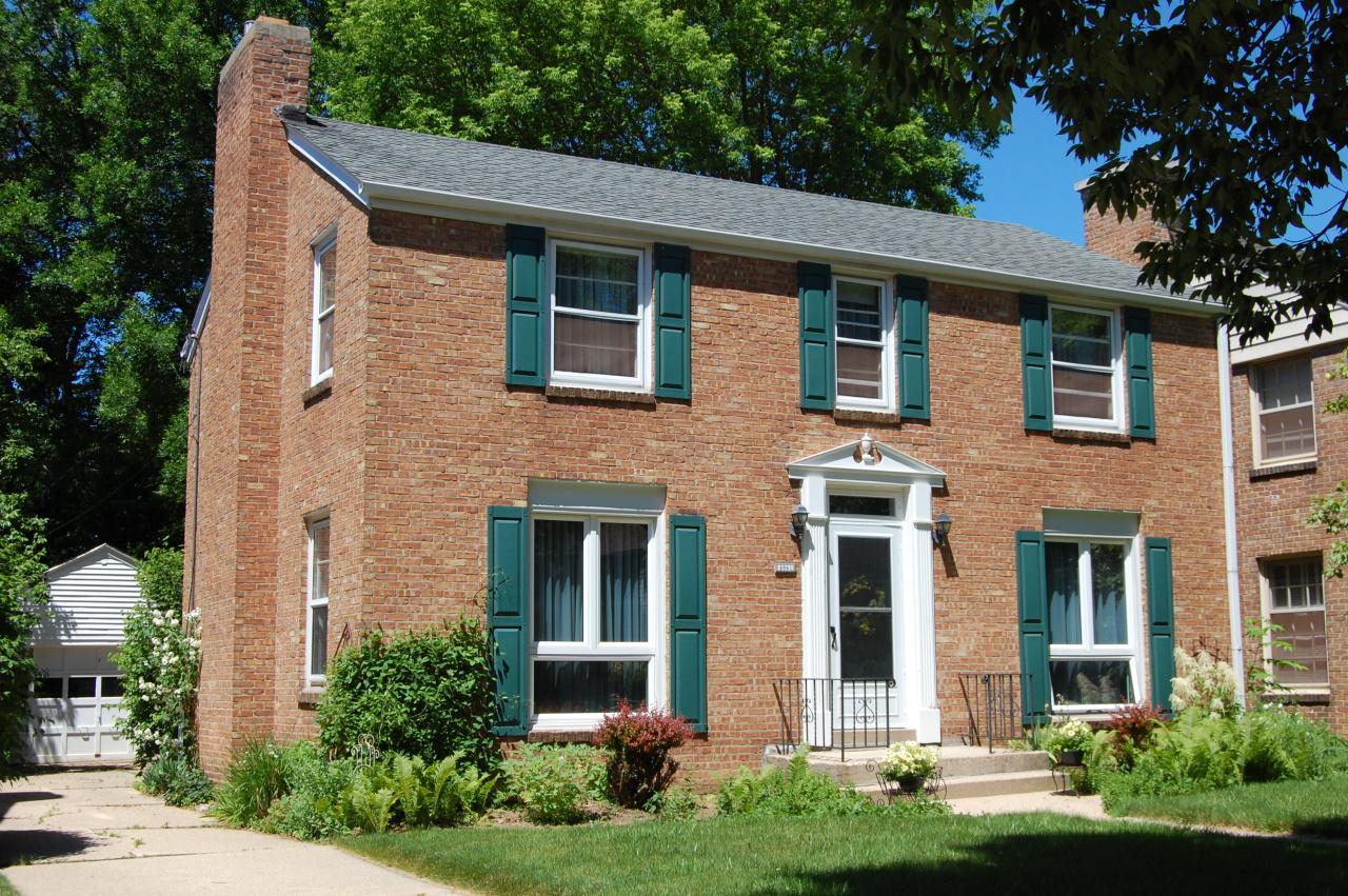 4861 N Ardmore Ave, Whitefish Bay, WI 53217