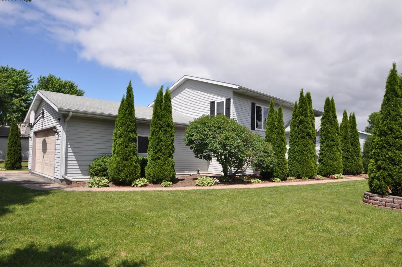 403 N Amparo St., Elkhorn, WI 53121