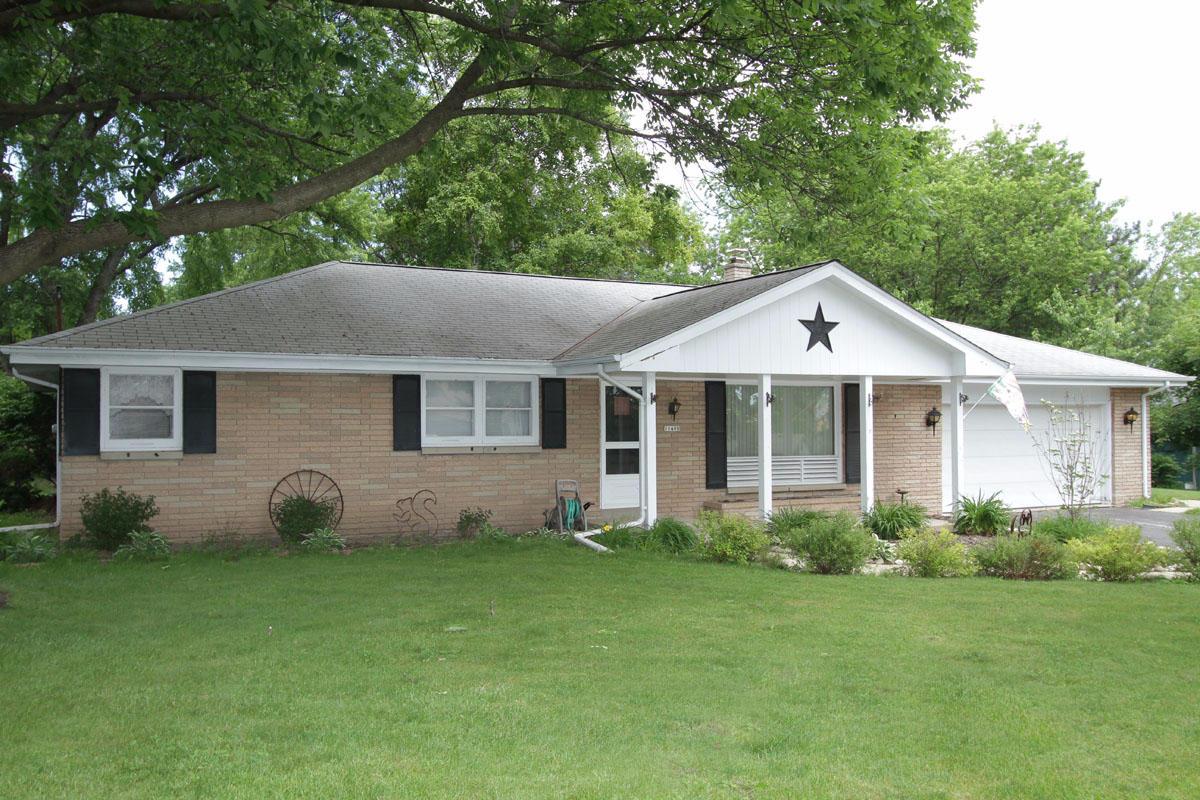 11400 W Belmar Dr, Franklin, WI 53132