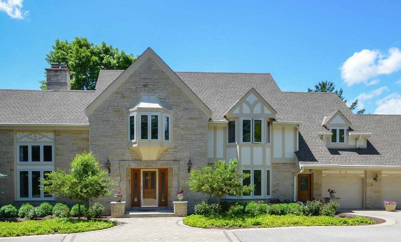 9255 N Upper River Rd., River Hills, WI 53217