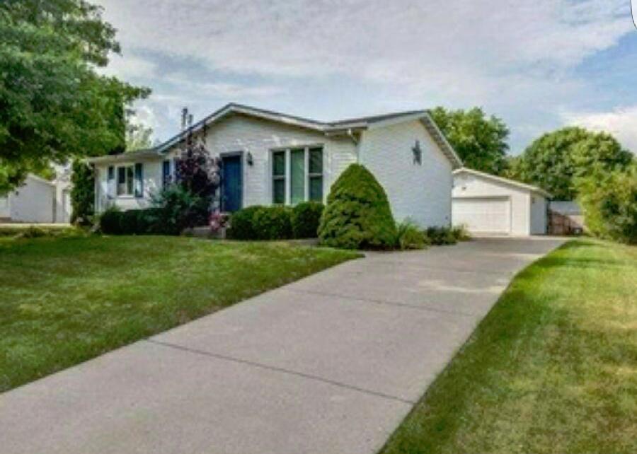 4816 57th St, Kenosha, WI 53144