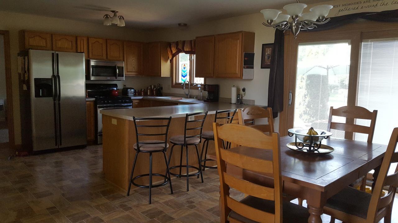 31014 Lake Pointe Ct, Waterford, WI 53185