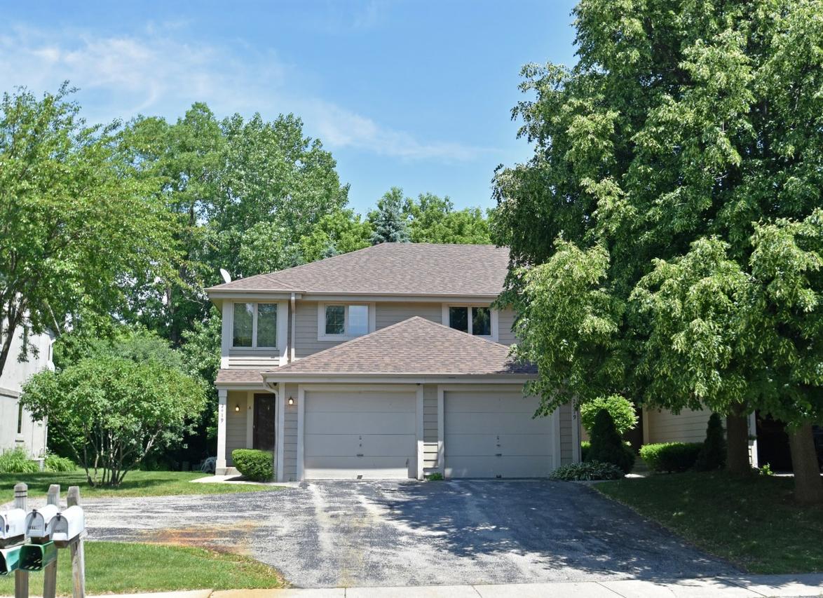 2419 Willowood Dr. #B, Waukesha, WI 53188