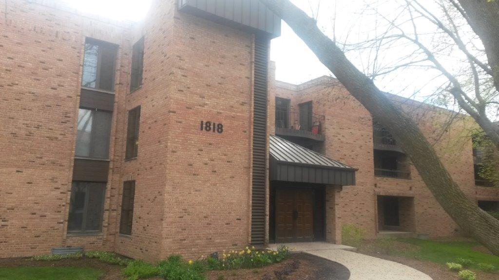 1818 E Shorewood Blvd #212, Shorewood, WI 53211
