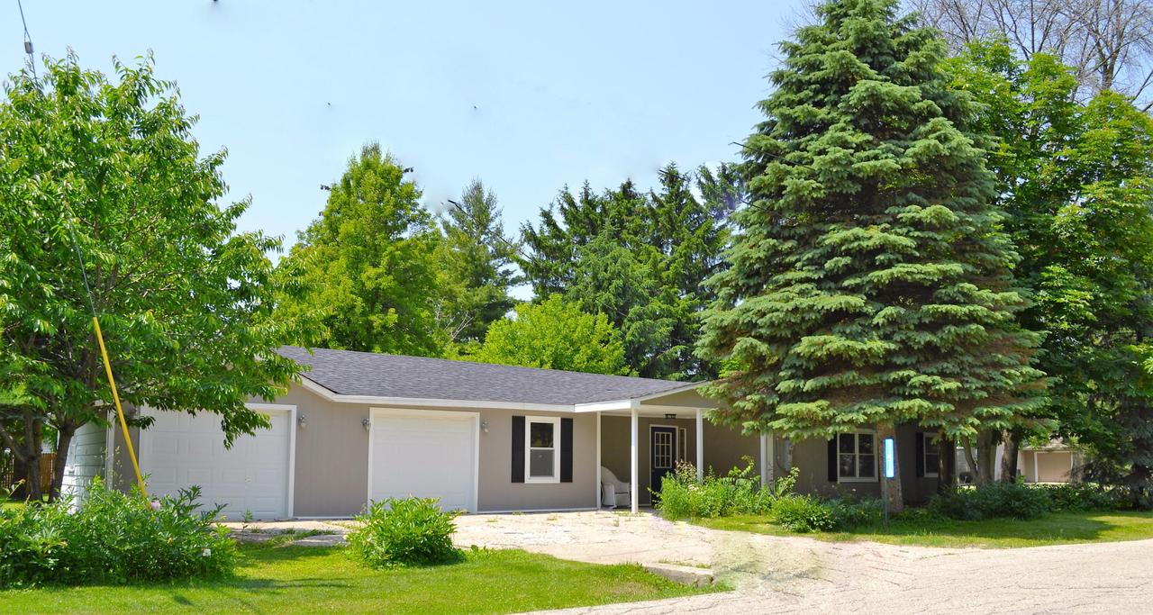11510 276th Ave, Salem, WI 53179