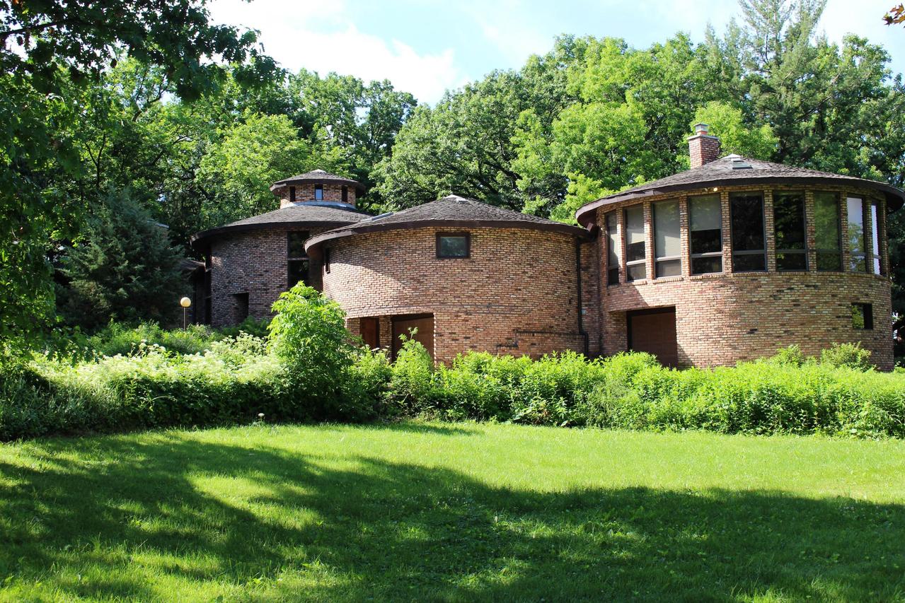 26145 Woodland Trl, Dover, WI 53139