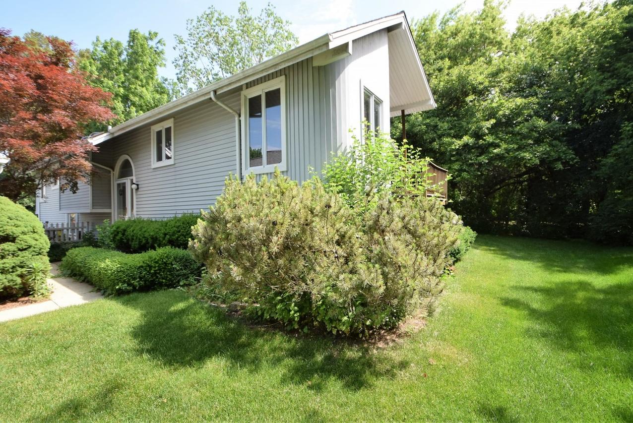 5929 Taylor Ave, Mount Pleasant, WI 53403
