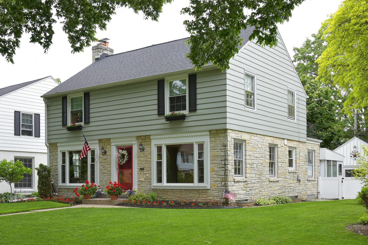 5265 N Santa Monica Blvd, Whitefish Bay, WI 53217