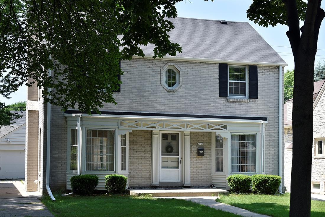 2561 N Lefeber Ave., Wauwatosa, WI 53213