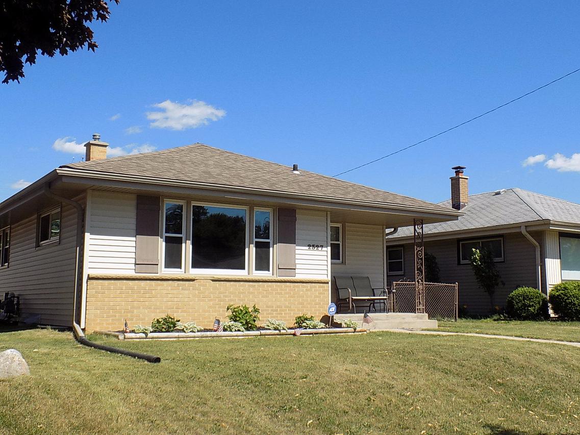 2327 Grove Ave, Racine, WI 53405
