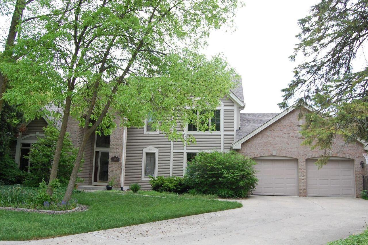 3702 North Bay Dr, Racine, WI 53402