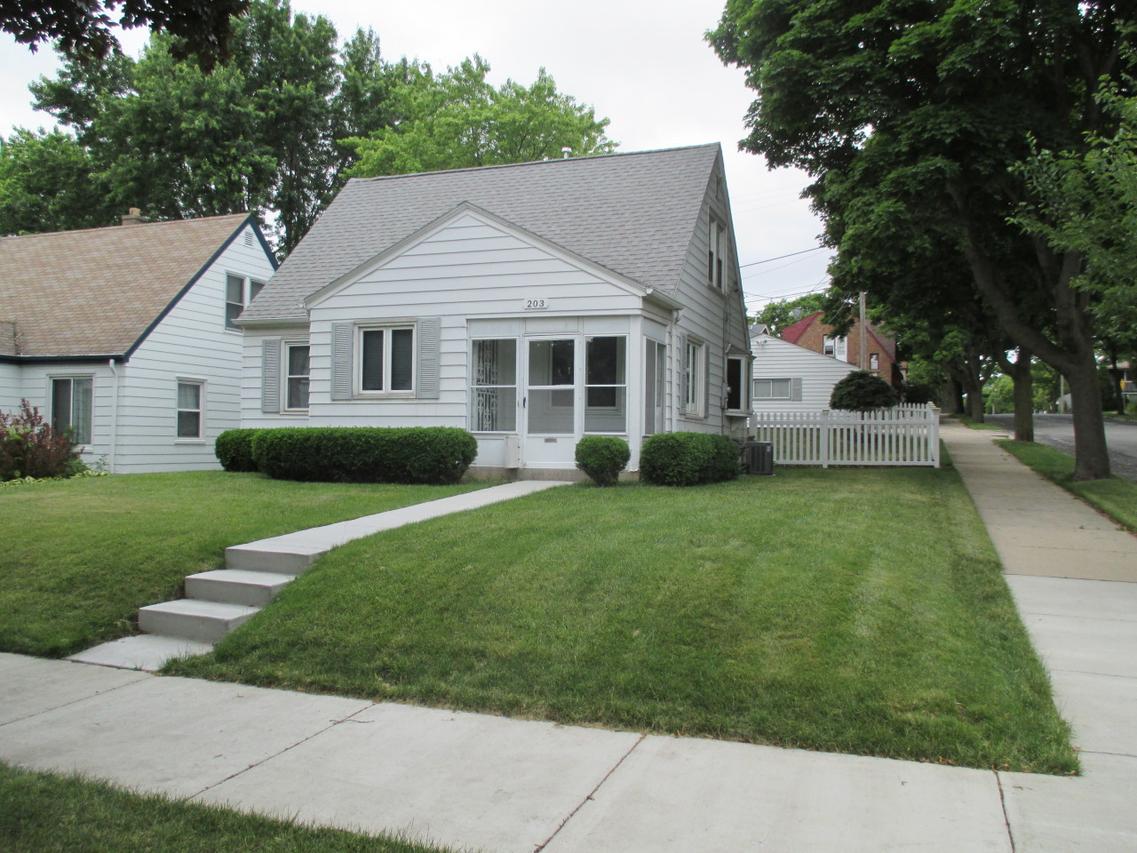 203 S 61st St., Milwaukee, WI 53214