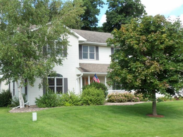 867 Olympic Dr, Onalaska, WI 54650