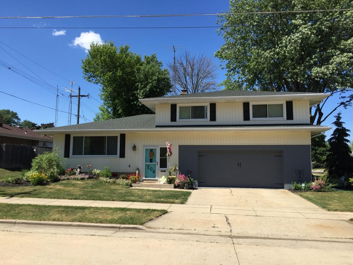 704 79th St., Kenosha, WI 53143