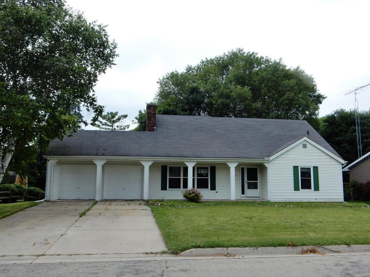 1504 Lawnview Ln., Watertown, WI 53098