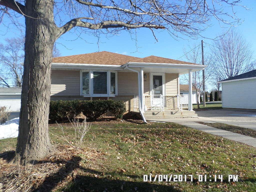 2574 S 85th St., West Allis, WI 53227