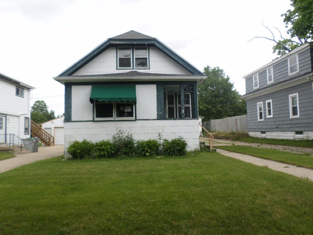 673 S Oak Park Ct., Milwaukee, WI 53214