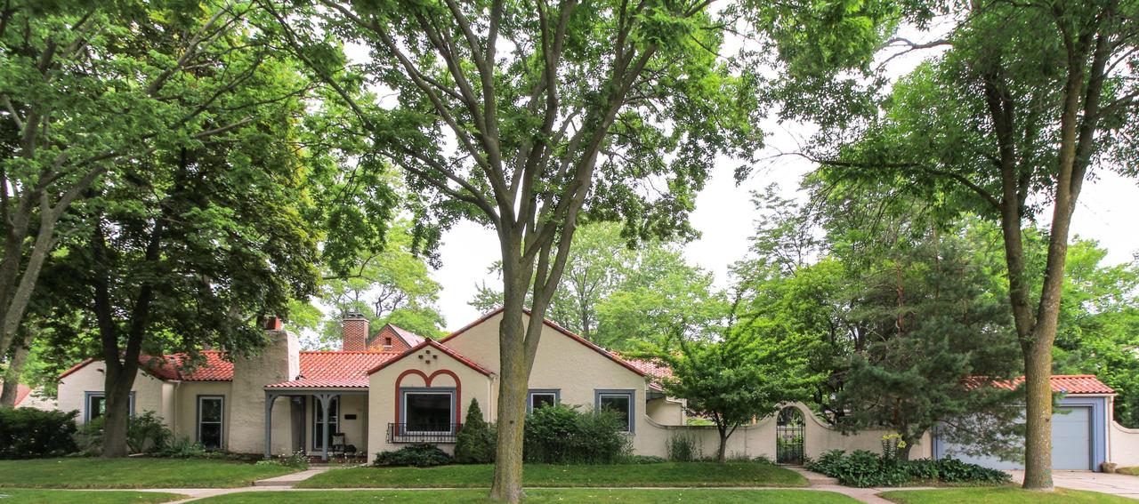 130 W Birch Ave, Whitefish Bay, WI 53217