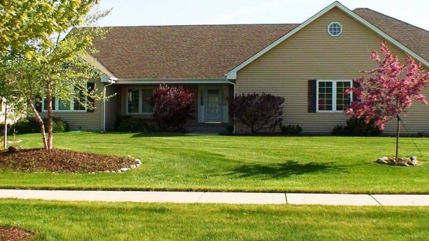 9583 W Prairie Grass Way, Franklin, WI 53132