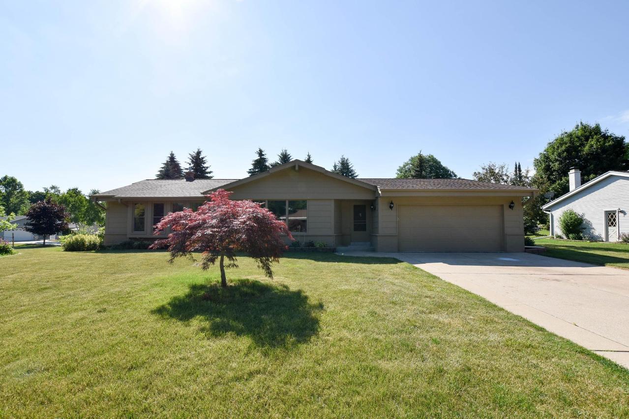 7606 Riverview Rd, Franklin, WI 53132