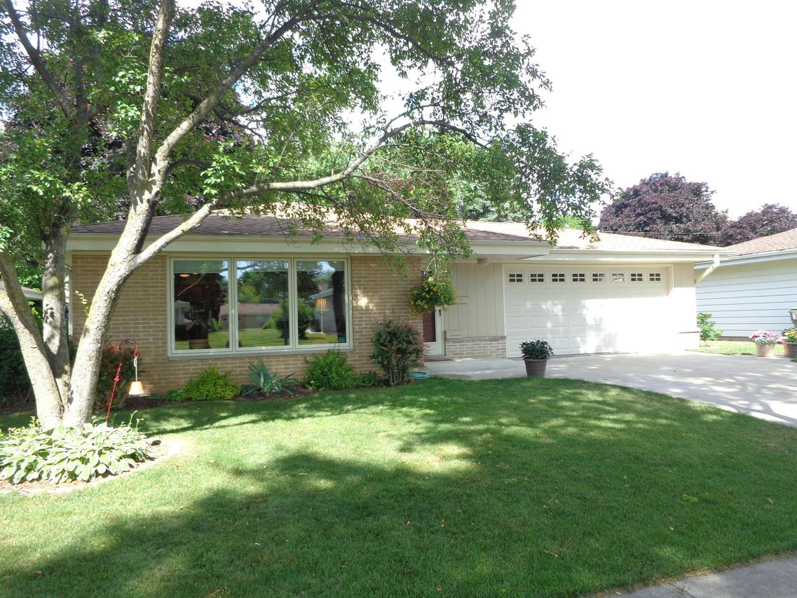 6053 S 19th St, Milwaukee, WI 53221