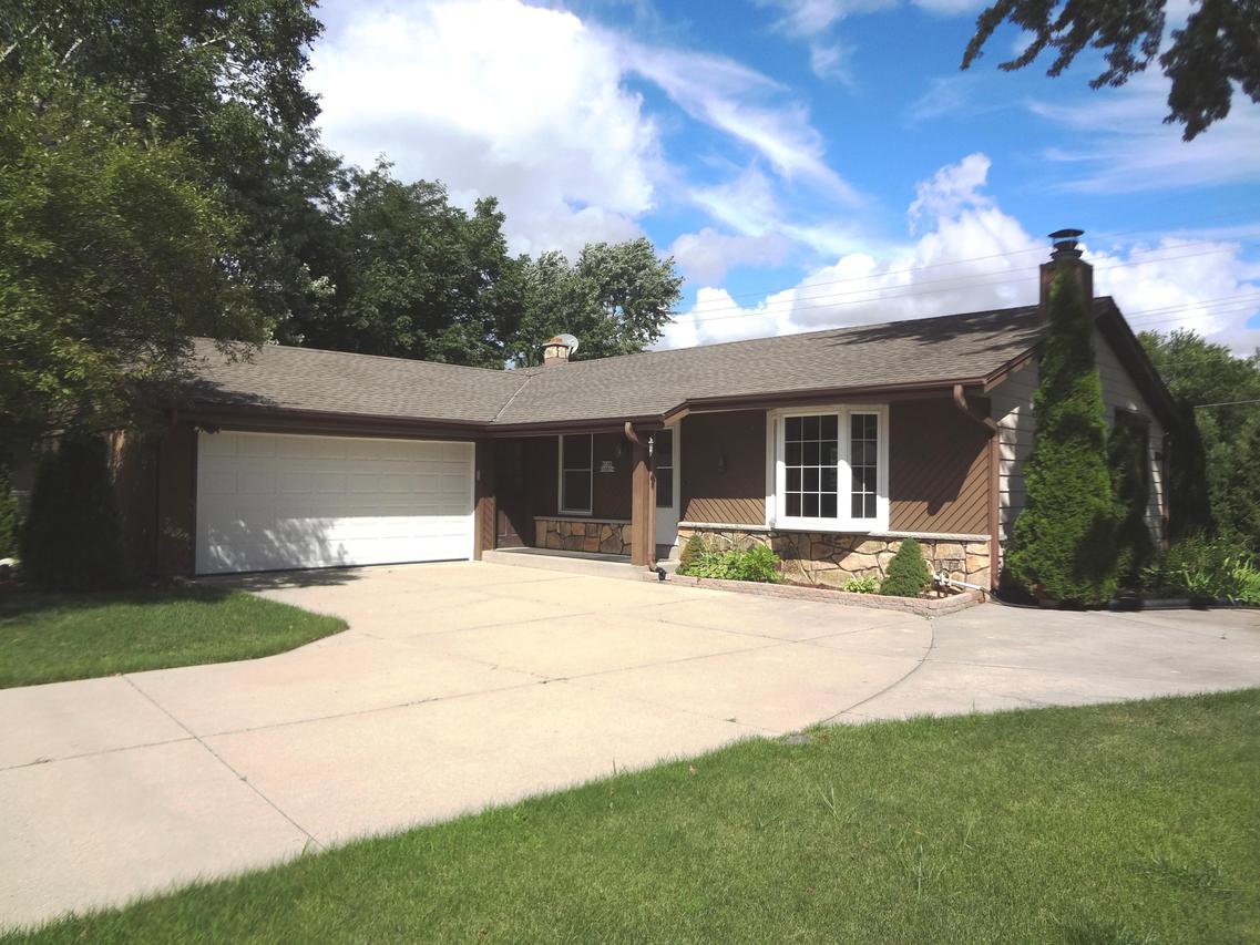 W156N10614 Cobbler Ln, Germantown, WI 53022