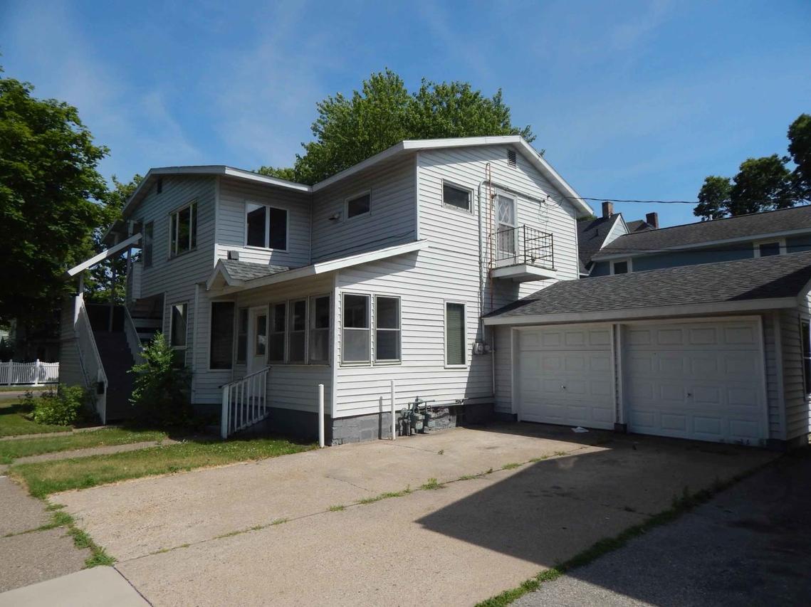 1002 S 13th St, La Crosse, WI 54601