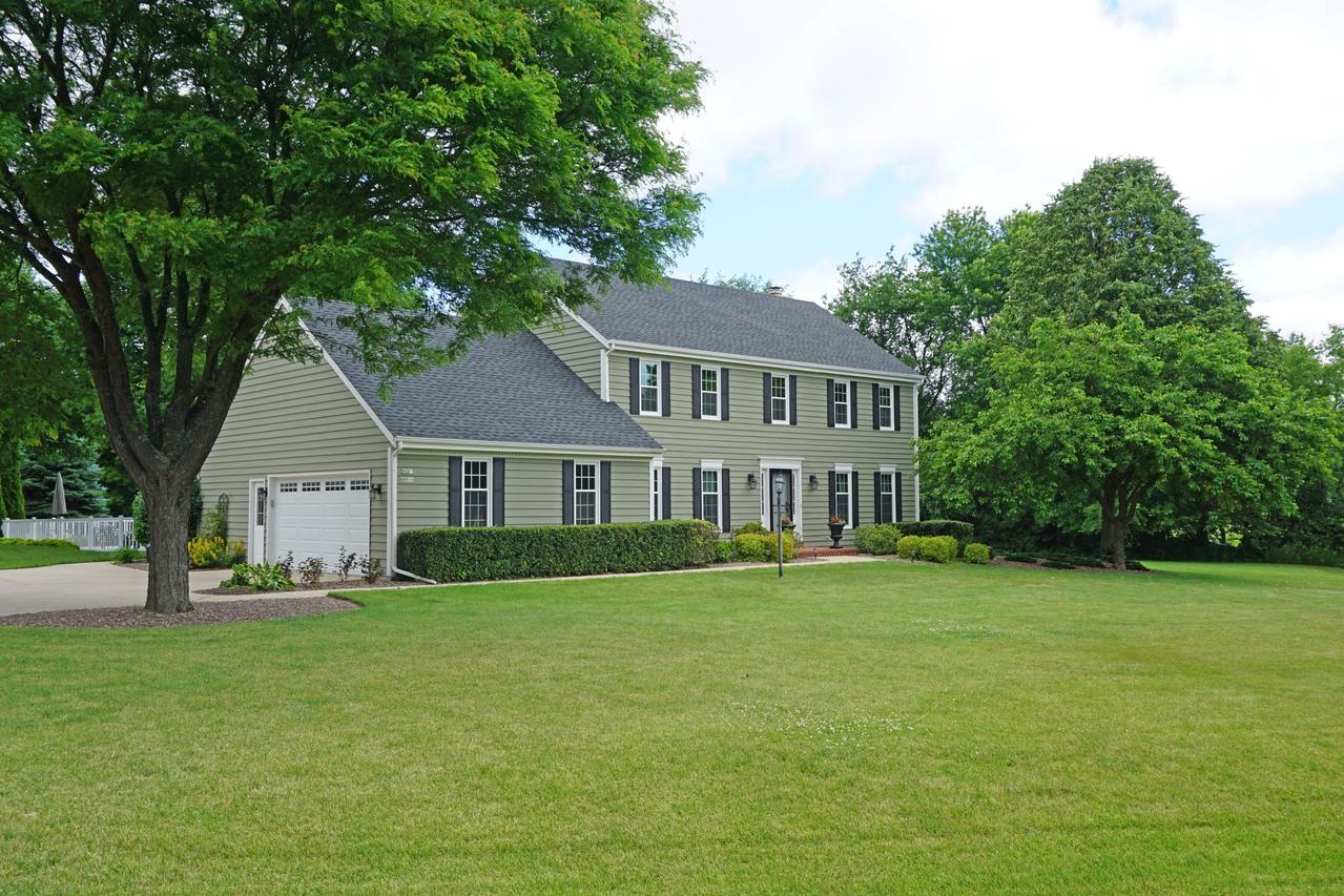 W267N6608 Lakeview Ct, Lisbon, WI 53089