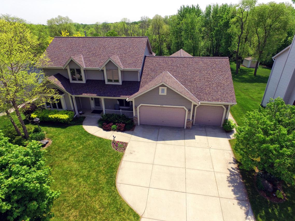 8755 W Willow Pointe Pkwy., Franklin, WI 53132
