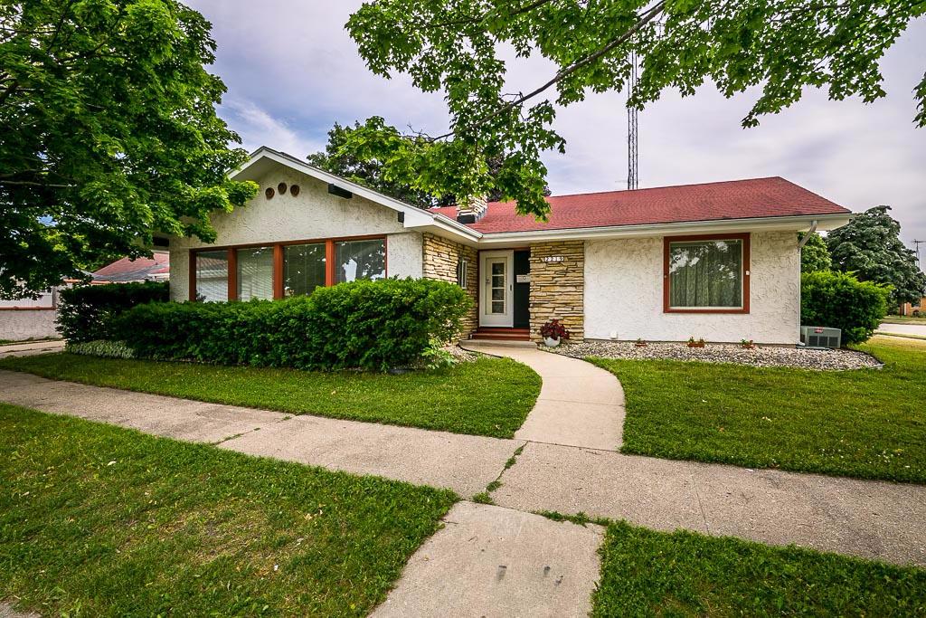 2219 79th St, Kenosha, WI 53143