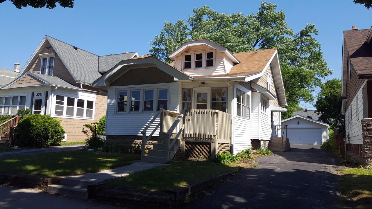 8740 W Lapham St, West Allis, WI 53214