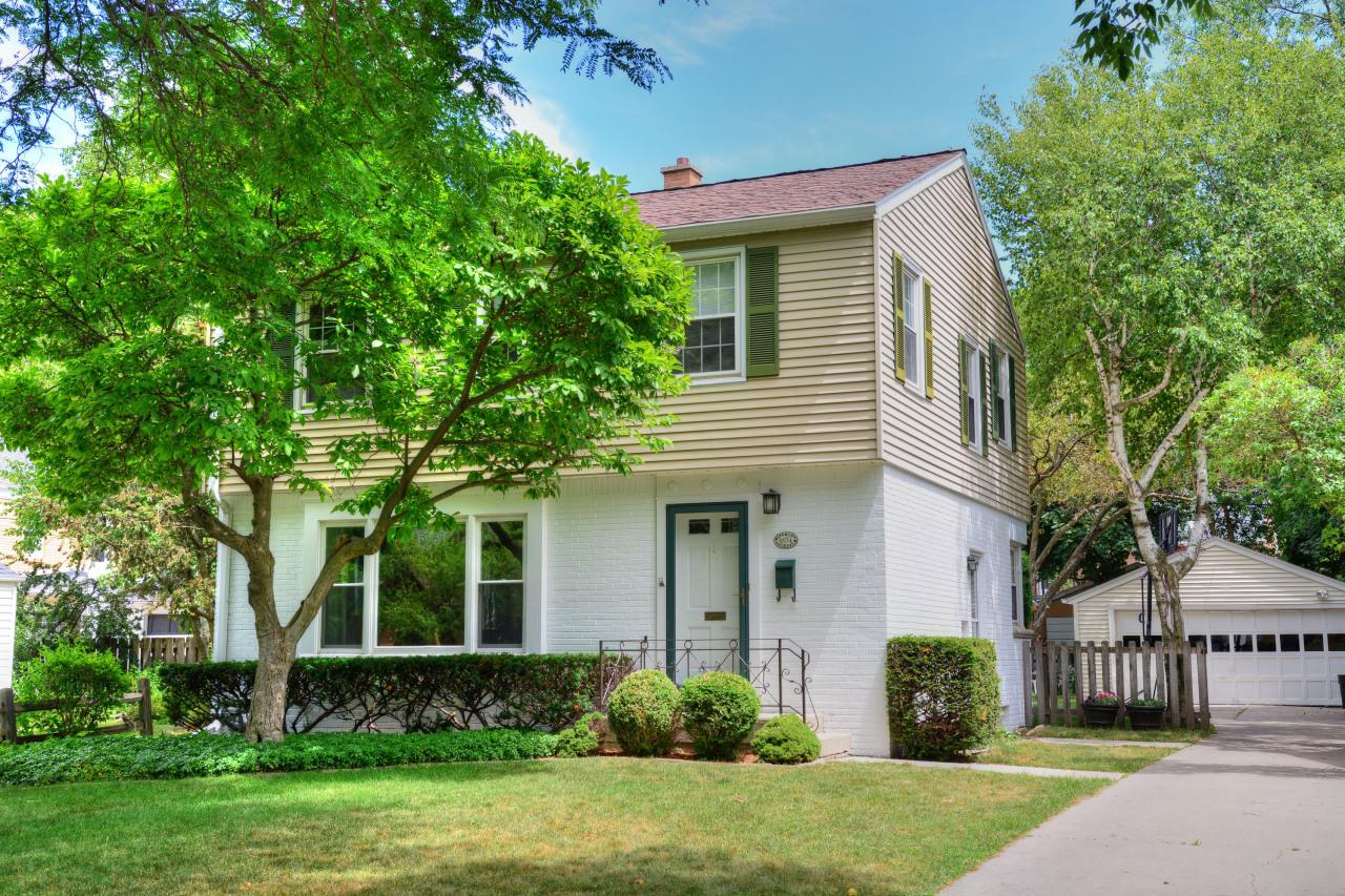 4634 N Marlborough Dr, Whitefish Bay, WI 53211