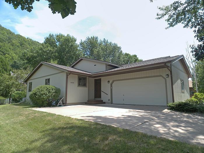 4515 Juniper St, La Crosse, WI 54601