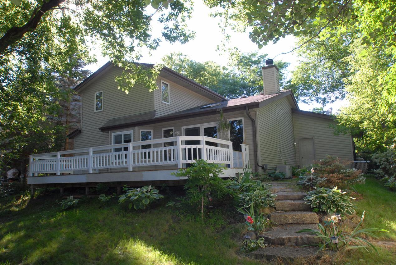 10533 W Pine Ridge  Rd., Greenfield, WI 53228