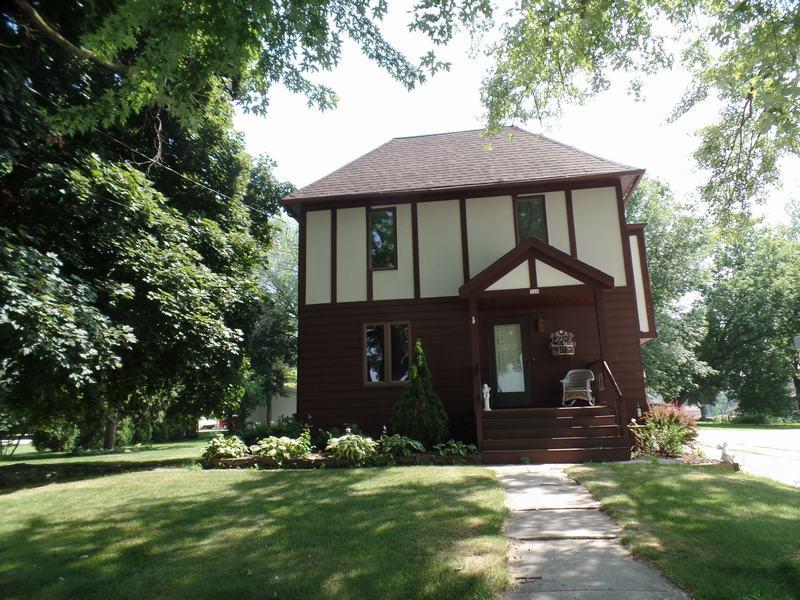 520 Western Ave, Random Lake, WI 53075