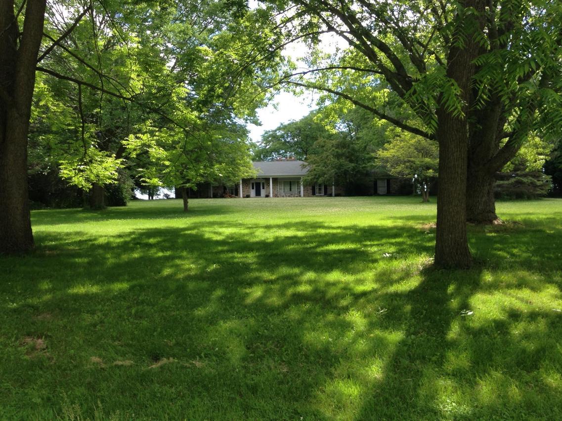 13328 N Lakewood Dr, Mequon, WI 53097