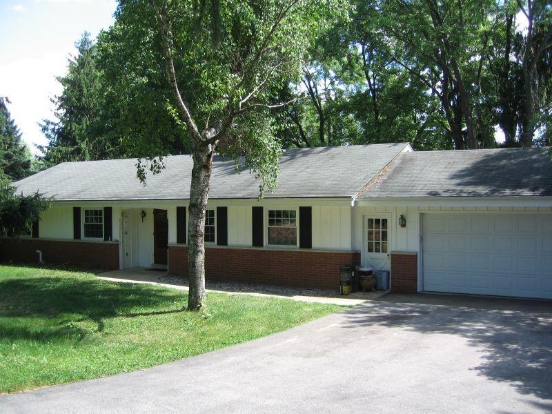 15905 Sky Cliff Dr., Brookfield, WI 53005