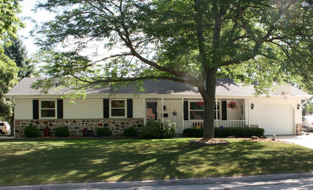 W178N8892 Queensway St, Menomonee Falls, WI 53051