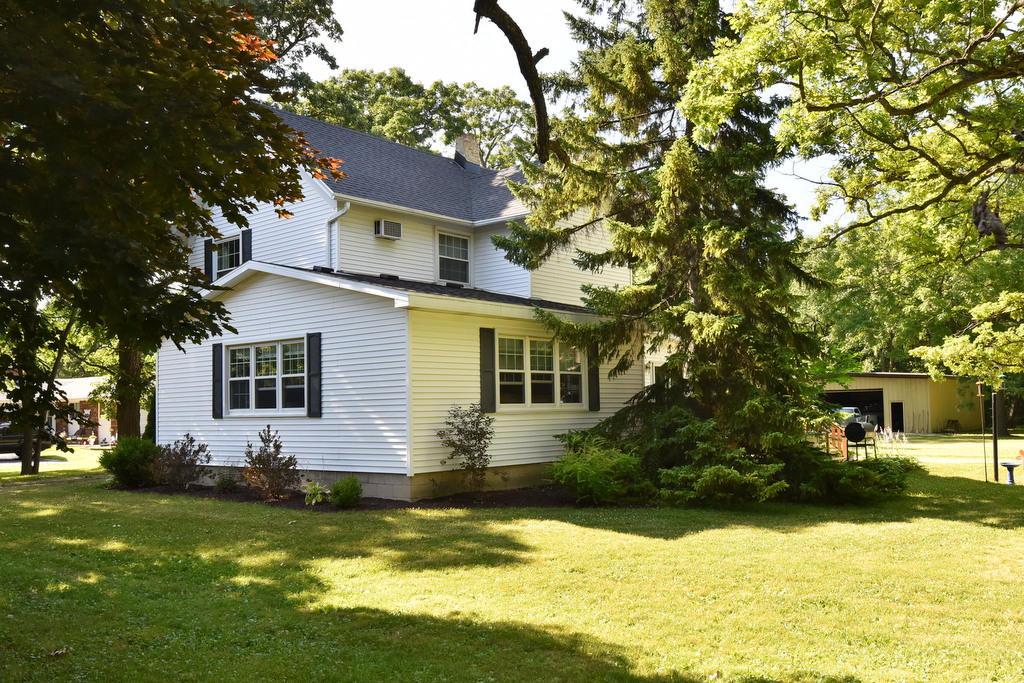 23320 Church Rd, Dover, WI 53139