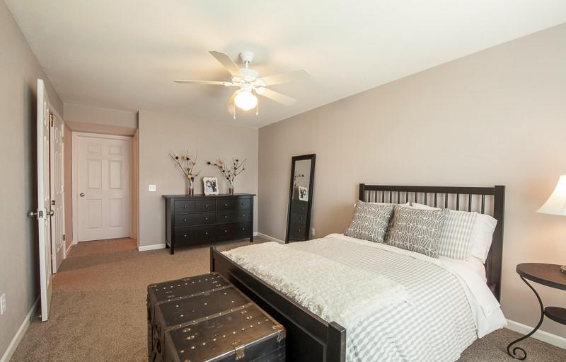 N16W26547 Tall Reeds Ln #E, Pewaukee, WI 53072