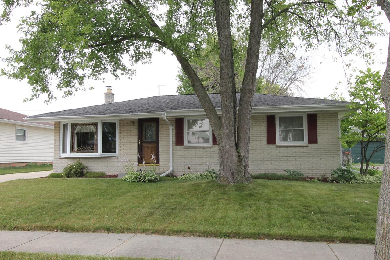 3500 Buckingham Rd, Sturtevant, WI 53177