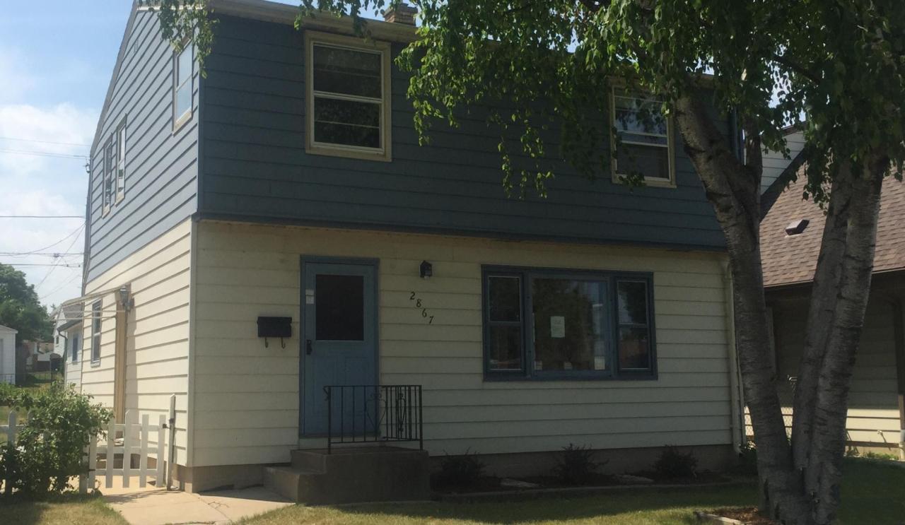 2867 S 68th St., Milwaukee, WI 53219