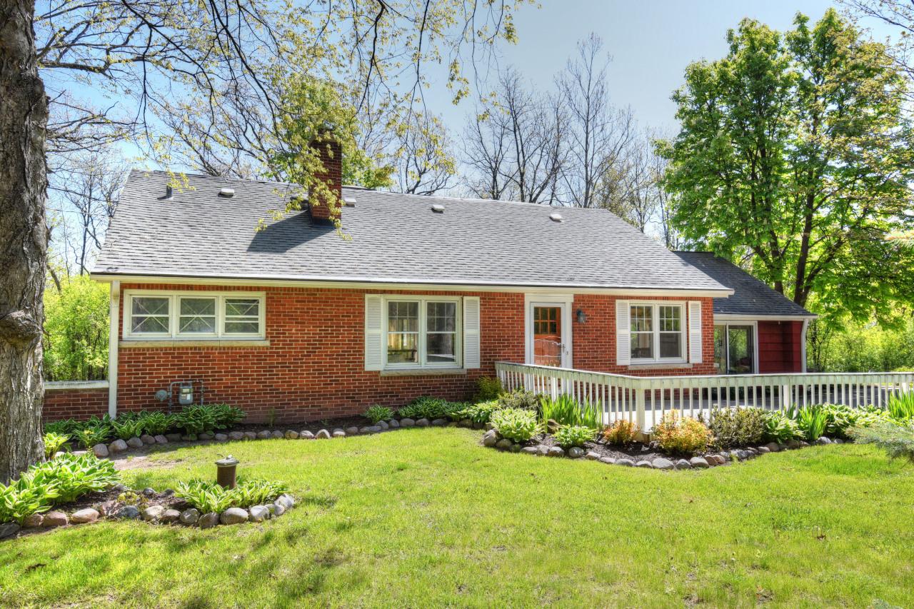 4550 Meadow View, Brookfield, WI 53005