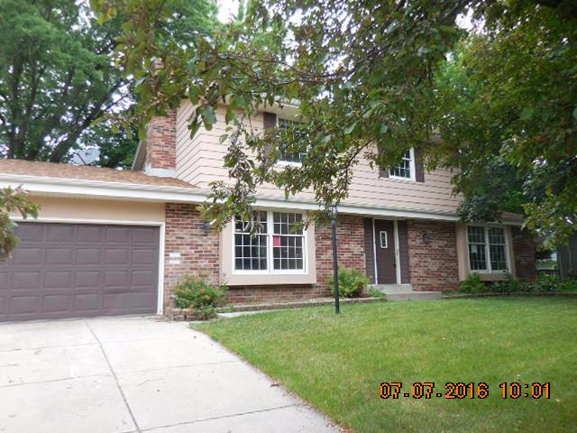 1266 Fox Point, Waukesha, WI 53189