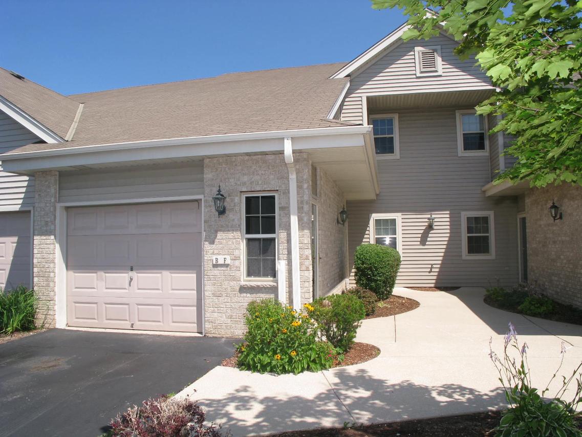 18620 Emerald Cir. #F, Brookfield, WI 53045