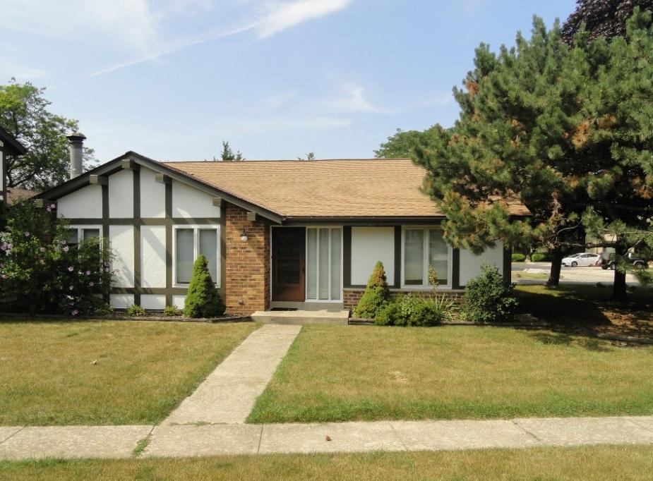 5313 Somerset Ln, Greenfield, WI 53221