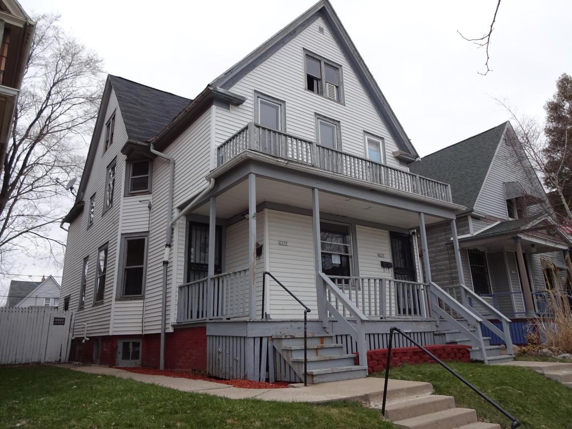 3231 N Booth St #3233, Milwaukee, WI 53212