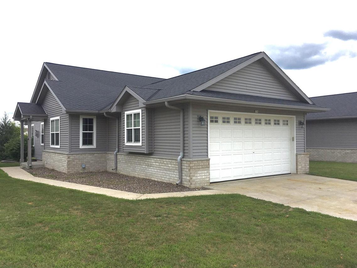 779 Acadia Ave, West Bend, WI 53095