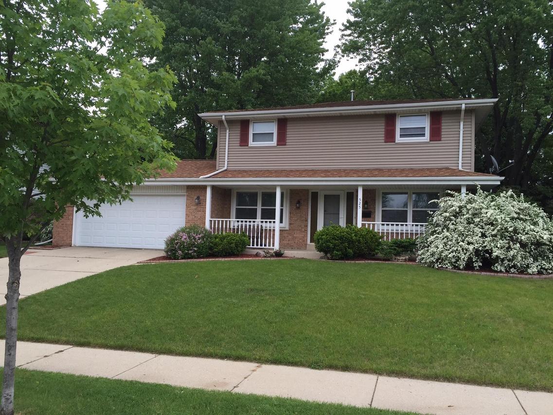 525 Juniper Ct, West Bend, WI 53095