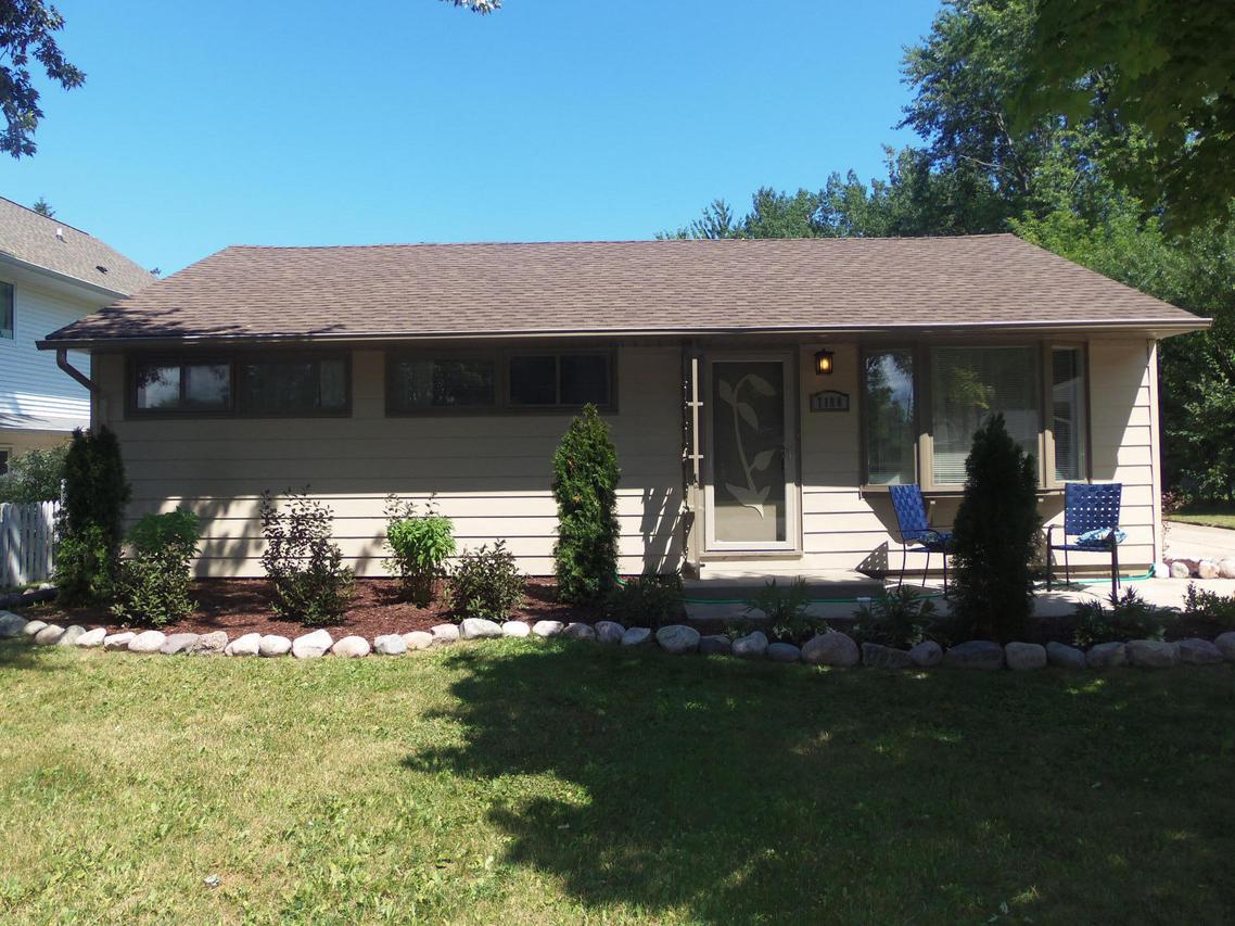 7188 N Navajo Ave., Glendale, WI 53217